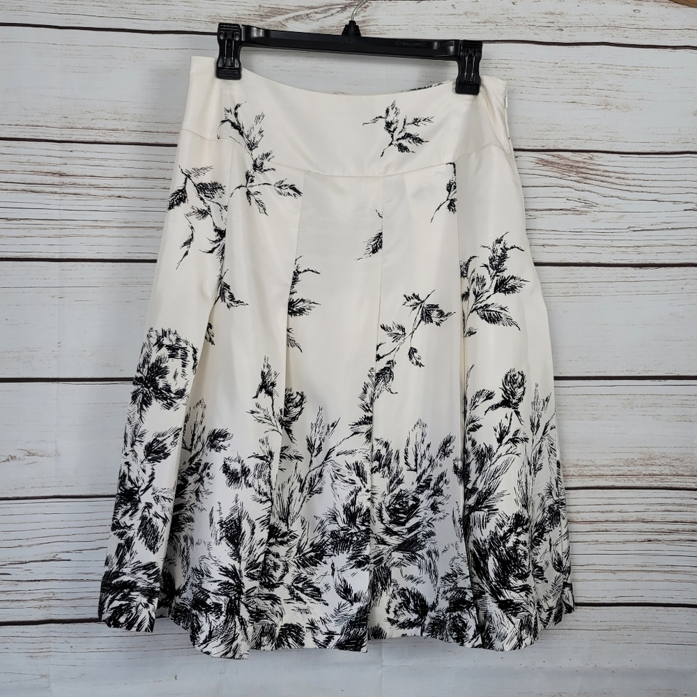 Nine West | Pleated Silk Floral A-line Skirt - Picture 4 of 11